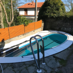 Réparez les dommages de votre piscine rapidement et efficacement avec un service professionnel Hem